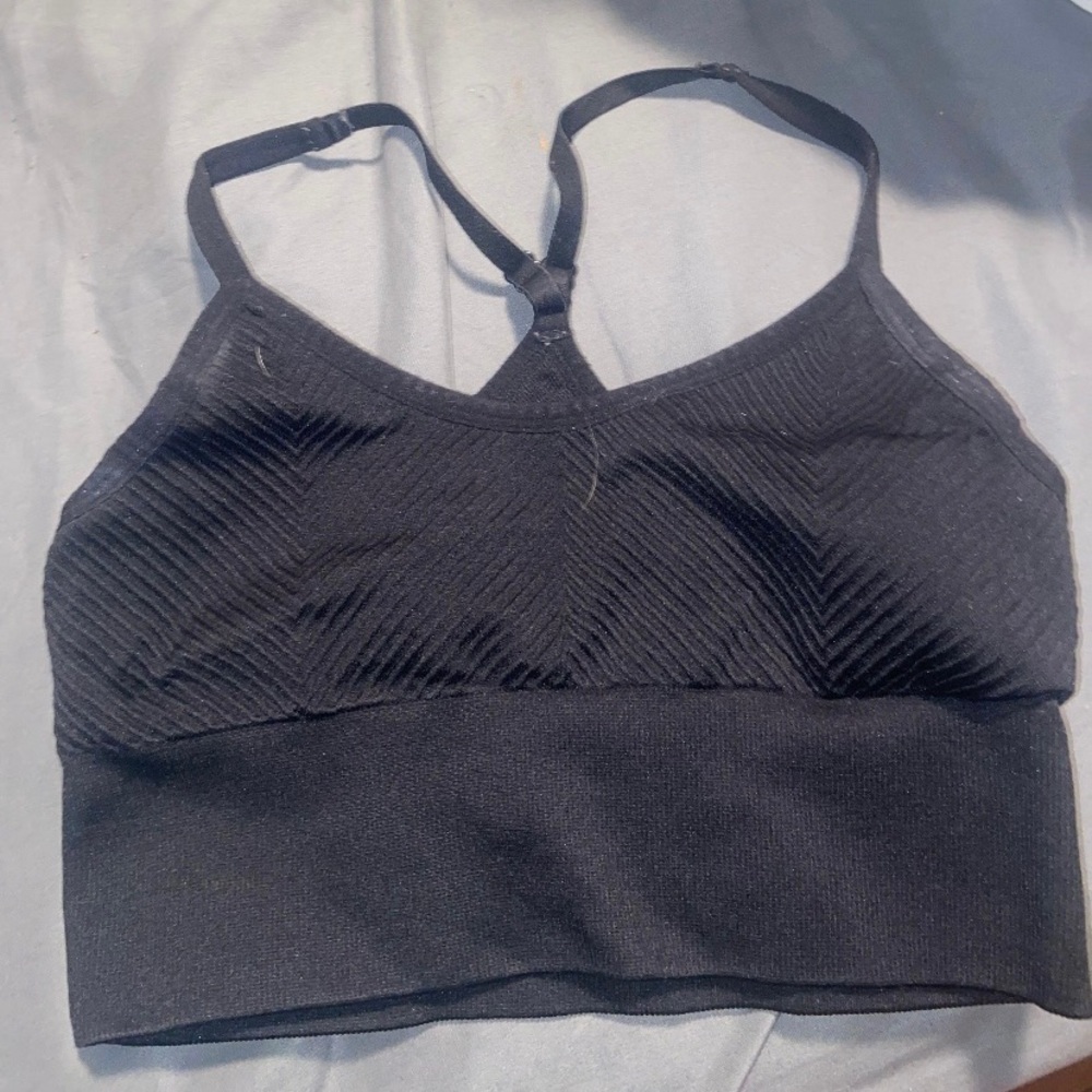 VS pink bra